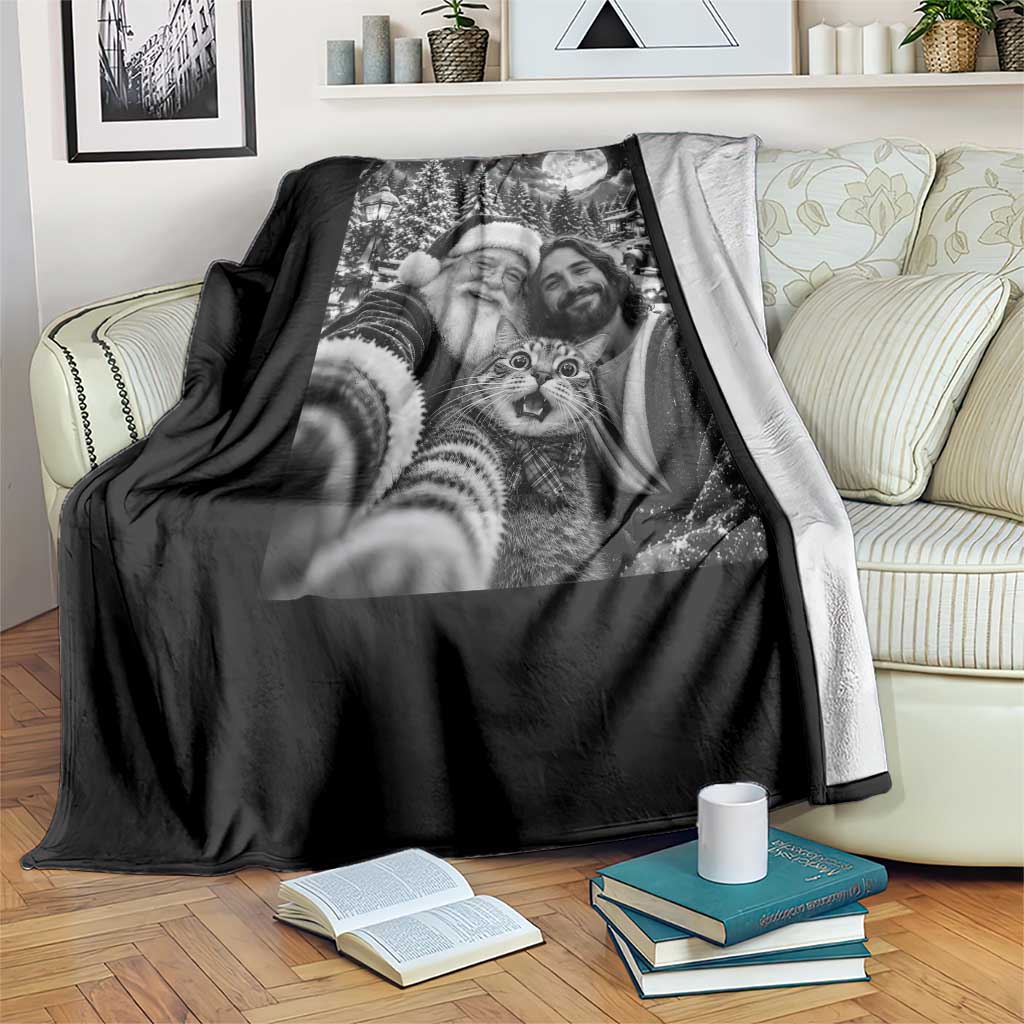 Cat Selfie with Jesus and Santa Funny Christmas Throw Blanket TS11
