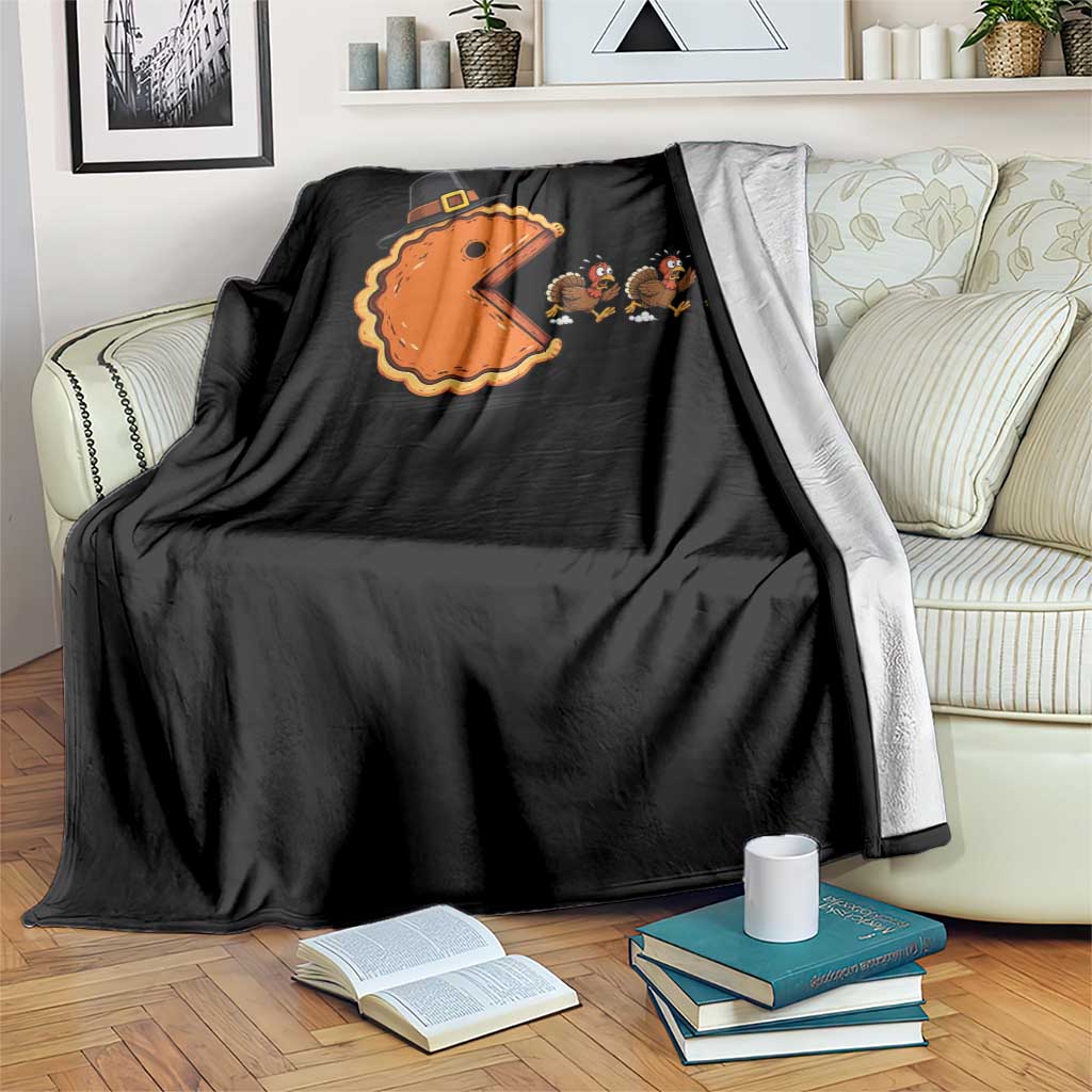 Funny Thanksgiving Pumpkin Pie Eating Turkey Video Game Lover Throw Blanket TS11